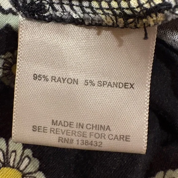 ModCloth daisy print faux wrap midi dress - Picture 7 of 14